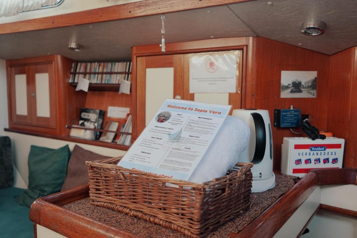 Cozy Lisbon Marina Sleepaboard - Sail Away Ξενοδοχείο Εξωτερικό φωτογραφία